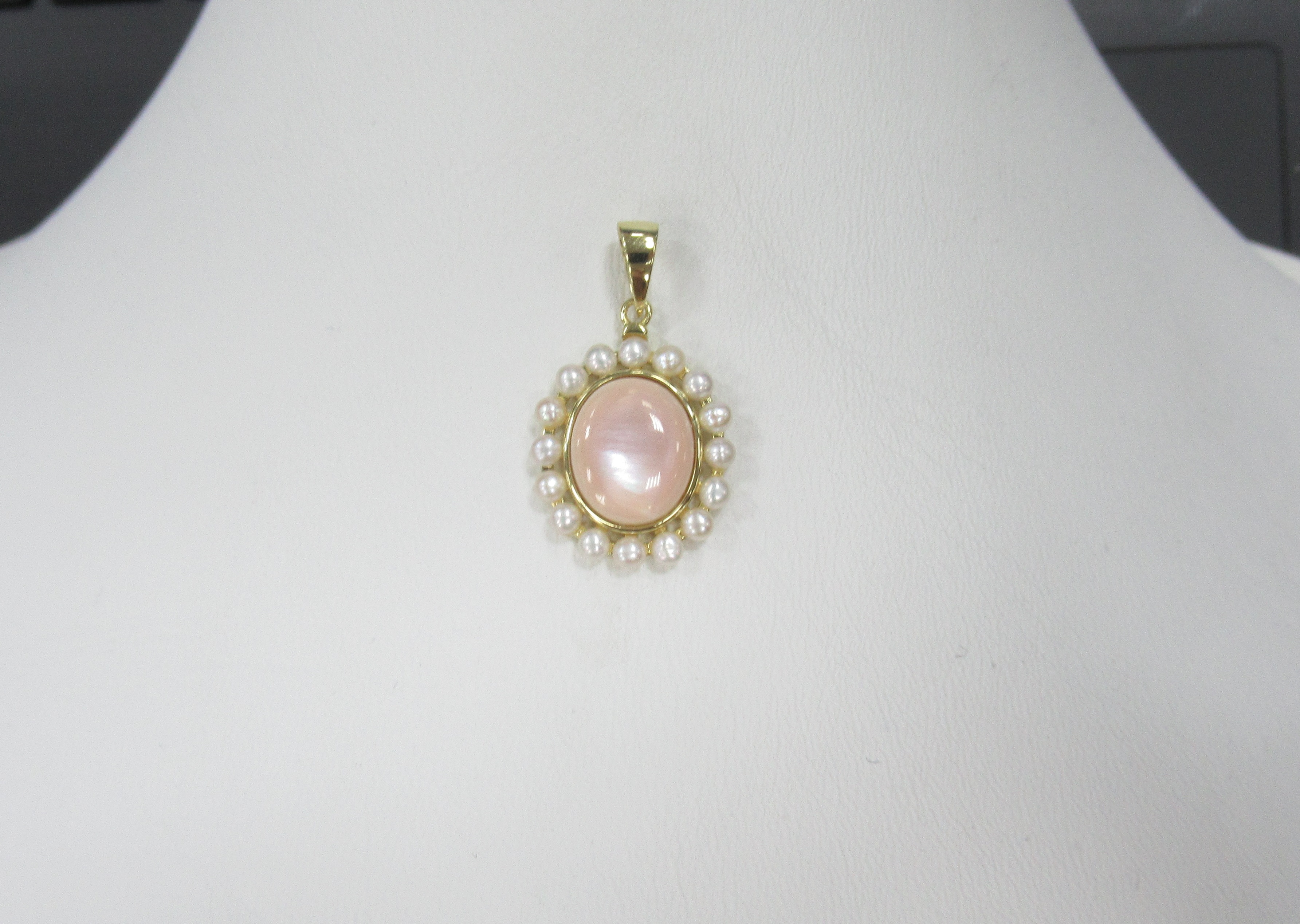 Серебряная подвеска с перламутром и жемчугом